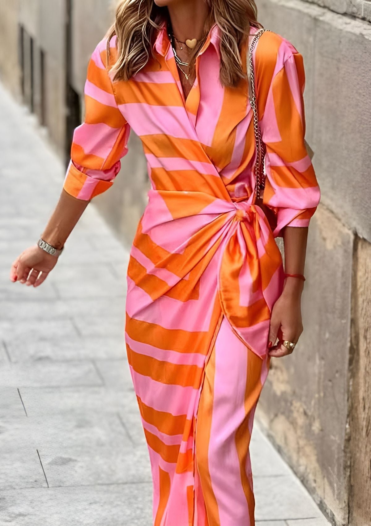 Vestito portafoglio lungo con stampa geometrica da donna