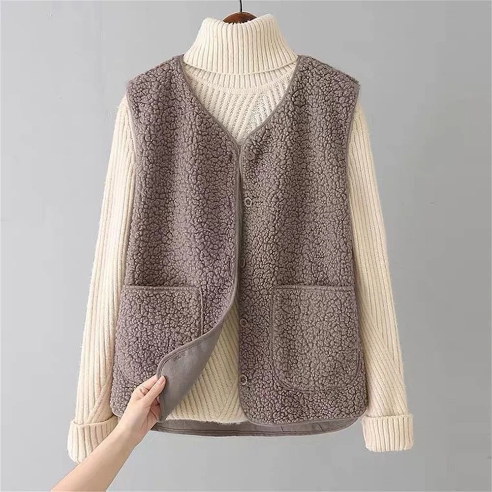 Gilet Sans Manches en Sherpa Effet Mouton pour Femme - Emilia Lane