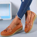 Mocassin Confort en Cuir à Pompon et Boucle Dorée pour Femme - Emilia Lane