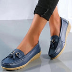 Mocassin Confort en Cuir à Pompon et Boucle Dorée pour Femme - Emilia Lane