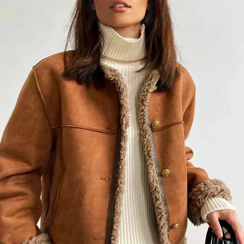Veste Courte Structurée en Daim avec Bordures Effet Mouton pour Femme - Emilia Lane